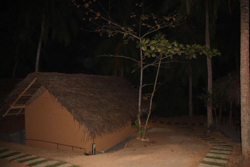 Sea View Clay House Hotel Dickwella Exterior photo